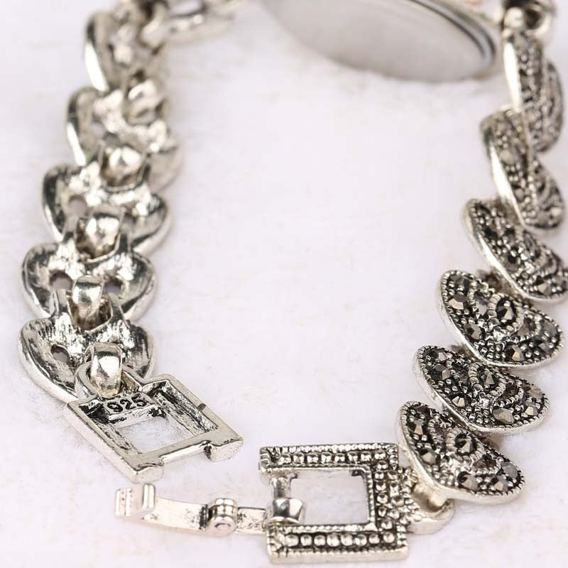 REVELRY 2019 New Luxury Quartz Watch Women Fashion Antique Silver Women's Watches Bright Black Crystal Vintage Bracelet Watch REVELRY 2019 New Luxury Quartz Watch Women Fashion Antique Silver Women's Watches Bright Black Crystal Vintage Bracelet Watch