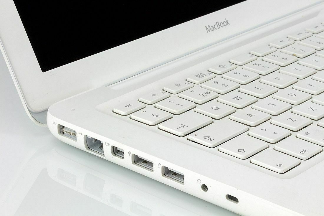 Apple MacBook A1342,13.3" SCREEN, High Sierra OS, 4GB RAM, 250GB HDD + MS OFFICE Apple MacBook A1342,13.3" SCREEN, High Sierra OS, 4GB RAM, 250GB HDD + MS OFFICE