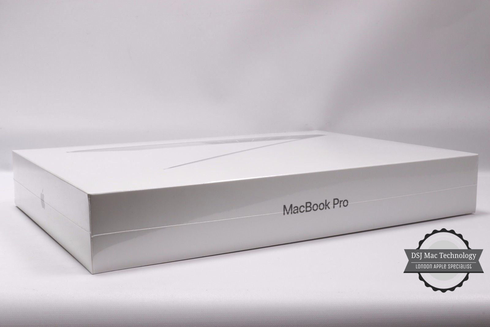 2019 Apple MacBook Pro 15" 2.6GHz 6 Core i7 16GB 256GB RRP£2399 FCPX/Logic/CS6 2019 Apple MacBook Pro 15" 2.6GHz 6 Core i7 16GB 256GB RRP£2399 FCPX/Logic/CS6