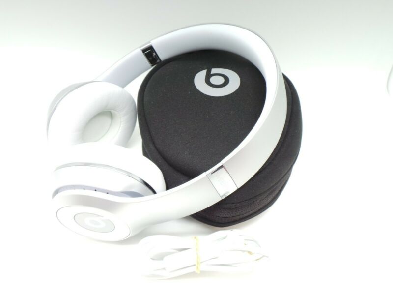 Beats by Dr. Dre Solo 3 Wireless Bluetooth Headband Headphones Beats by Dr. Dre Solo 3 Wireless Bluetooth Headband Headphones