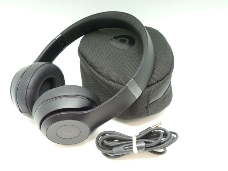 Beats by Dr. Dre Solo 3 Wireless Bluetooth Headband Headphones Beats by Dr. Dre Solo 3 Wireless Bluetooth Headband Headphones