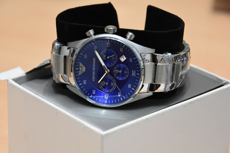 NEW Emporio Armani Stainless Blue Dial Chronograph Mens Watch AR5860 RRP £325 NEW Emporio Armani Stainless Blue Dial Chronograph Mens Watch AR5860 RRP £325