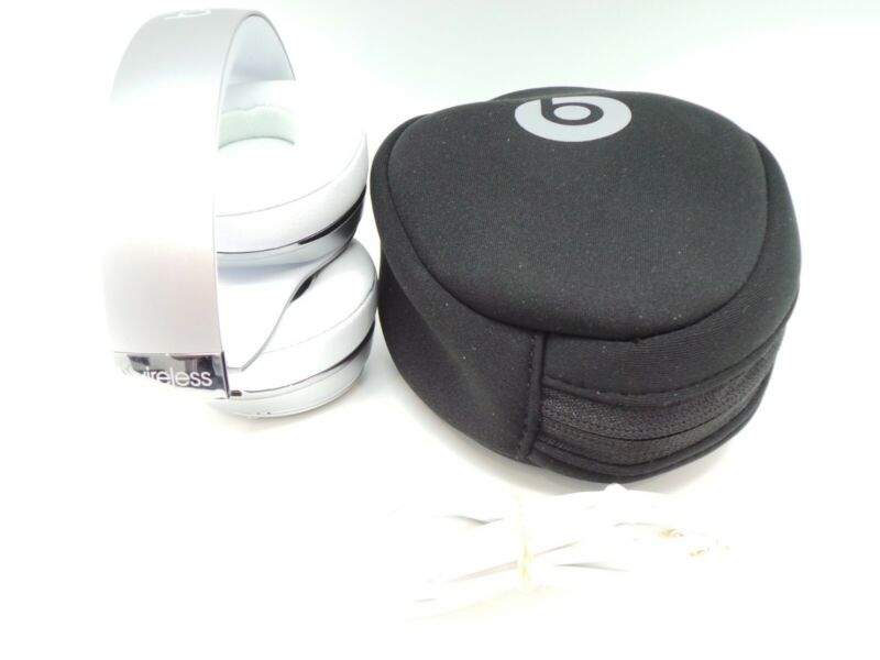 Beats by Dr. Dre Solo 3 Wireless Bluetooth Headband Headphones Beats by Dr. Dre Solo 3 Wireless Bluetooth Headband Headphones